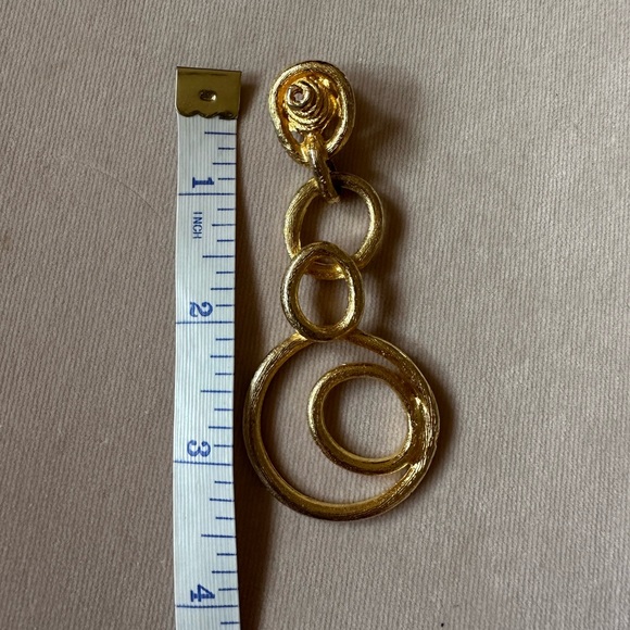Carole Tanenbaum Vintage Gold earrings - Picture 5 of 5